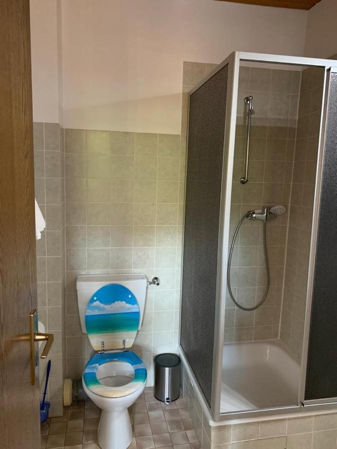 Hotelzimmer Im Alten Reihenhaus Auf Der Stadtmauer Bacharach Exteriér fotografie
