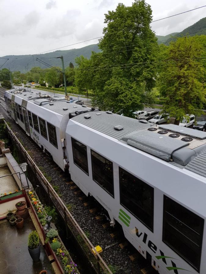 Hotelzimmer Im Alten Reihenhaus Auf Der Stadtmauer Bacharach Exteriér fotografie