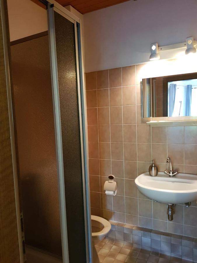 Hotelzimmer Im Alten Reihenhaus Auf Der Stadtmauer Bacharach Exteriér fotografie